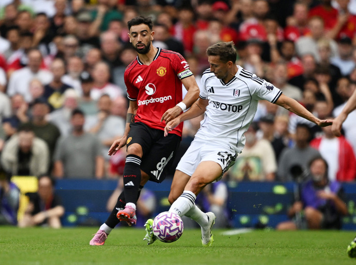 Man Utd không giỏi trong việc giữ bóng dồn ép đối thủ. (Ảnh: Reuters)