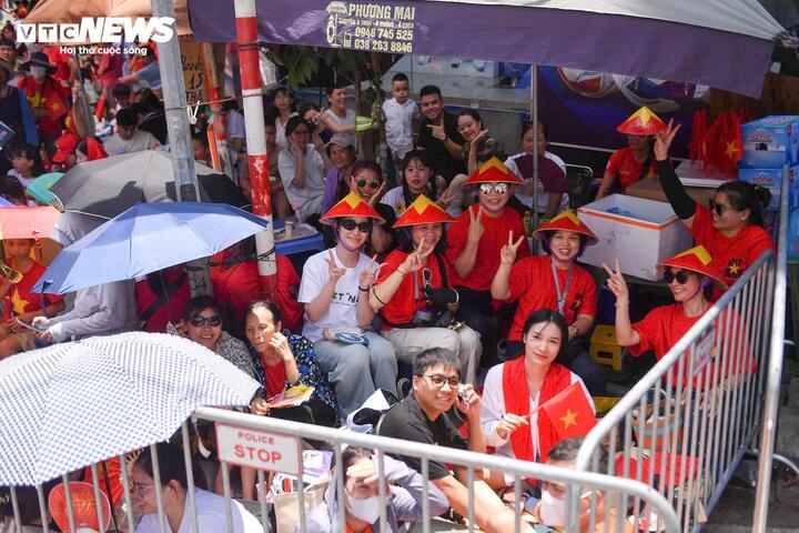 Hành trang gọn nhẹ, đầy đủ sẽ giúp bạn giữ sức khỏe, an toàn và hòa mình trọn vẹn vào không khí sự kiện