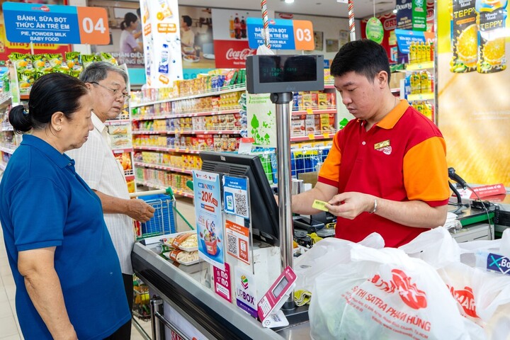Thương mại điện tử tăng trưởng 63,2%, đóng góp hơn 31% vào doanh thu mảng bán lẻ của SATRA.