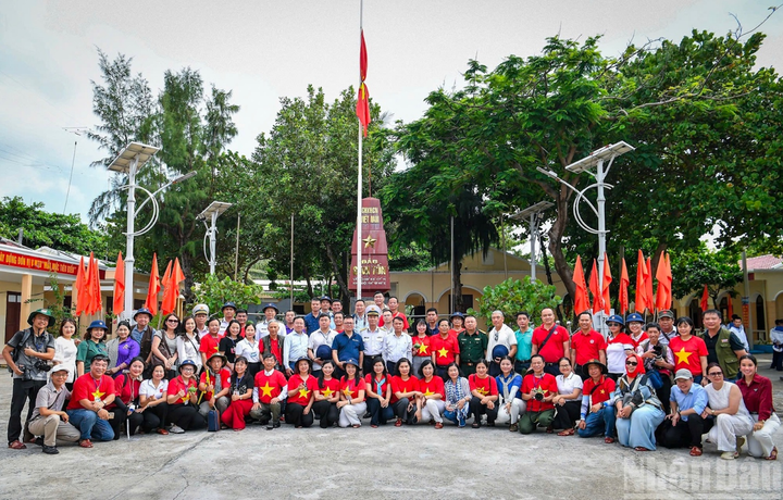 Phát động chiến dịch 'Triệu cột mốc xanh' gây quỹ trồng cây ở đặc khu Trường Sa - 4