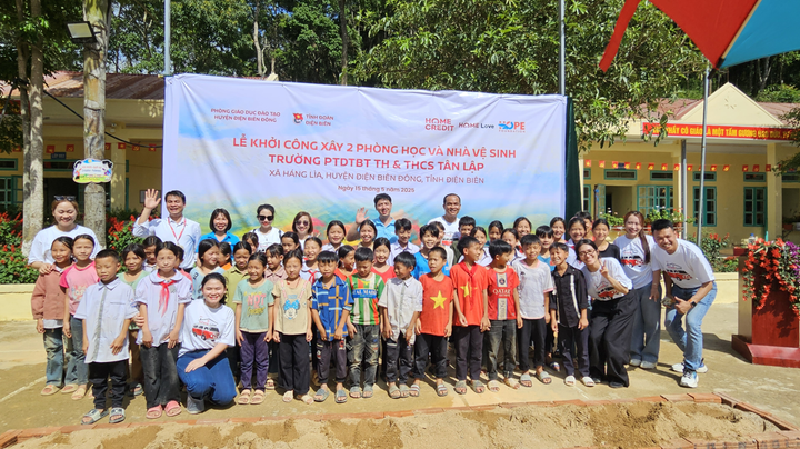 Chuyến xe Home Love của Home Credit tiếp tục lăn bánh đến những điểm trường khó khăn để cùng chung tay xây dựng một tương lai tươi sáng cho thế hệ trẻ Việt Nam. (Ảnh: Home Credit)