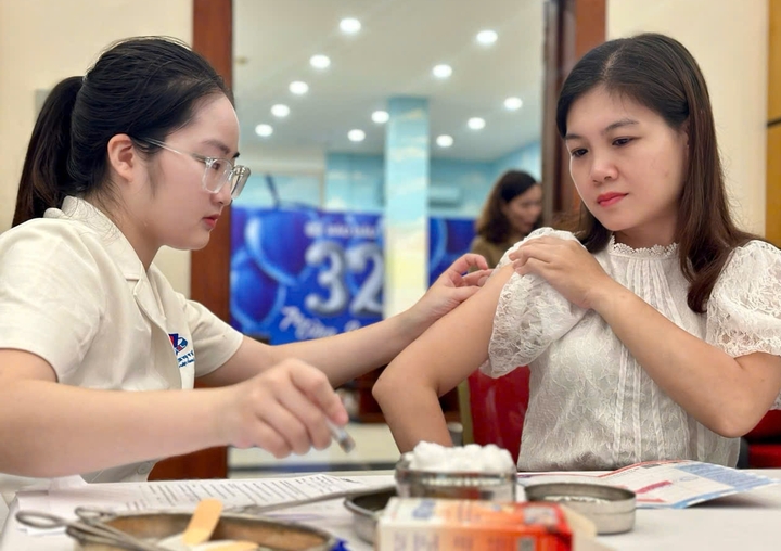 Cúm mùa ‘tấn công’ tim mạch