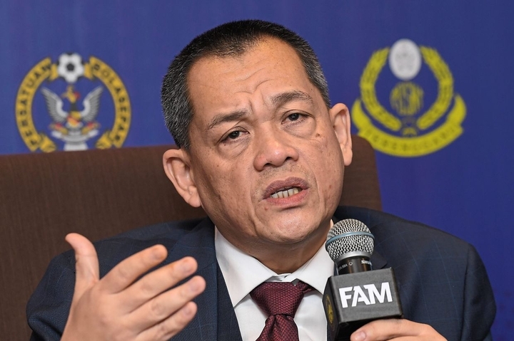 Ông Datuk Joehari Ayub bất ngờ từ chức.