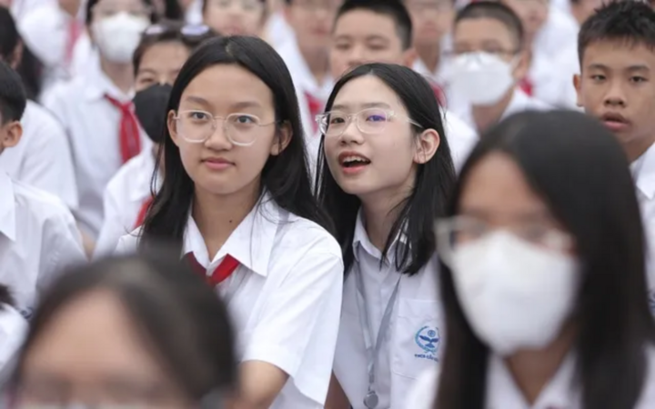 Nhiều trường học tại Hà Nội thông báo khẩn cho học sinh nghỉ học tránh ngập lụt. (Ảnh minh hoạ)