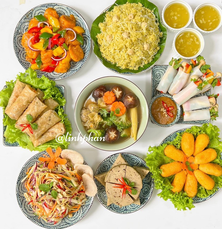 Mâm cúng rằm tháng 7 đầy đủ gồm những gì? Mâm lễ chay thanh tịnh cúng Rằm tháng 7. (Ảnh: Linh Phan)