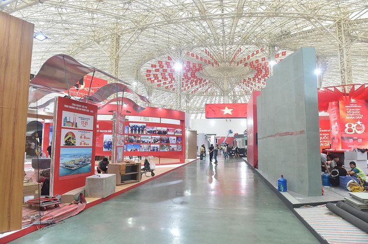 Rất nhiều điều thú vị chờ công chúng khám phá tại triển lãm thành tựu đất nước. (Ảnh: VGP)