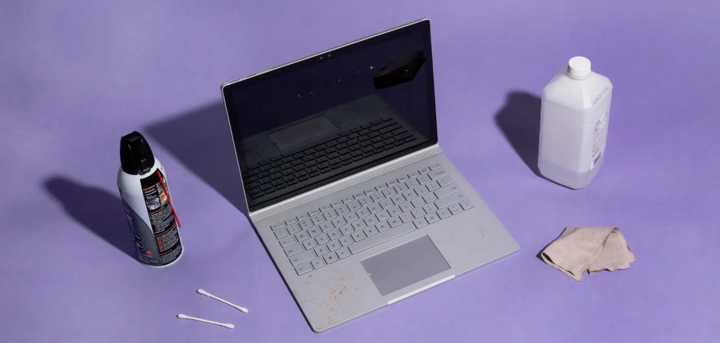 Những dụng cụ cần thiết khi vệ sinh laptop. (Ảnh: The New York Times)