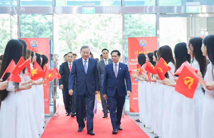 Tổng Bí thư Tô Lâm, Phó Thủ tướng - Bộ trưởng Ngoại giao Bùi Thanh Sơn trong Lễ kỷ niệm 80 năm ngày thành lập ngành ngoại giao Việt Nam.