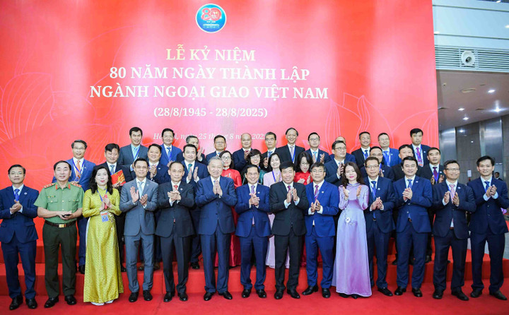 Lễ kỷ niệm 80 năm ngày thành lập ngành ngoại giao Việt Nam.