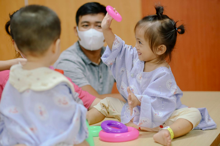 Dị tật vùng hàm mặt tạo ra những rào cản lớn về mặt thẩm mỹ, khiến trẻ mất đi sự tự tin và gặp nhiều khó khăn trong các sinh hoạt thường ngày.