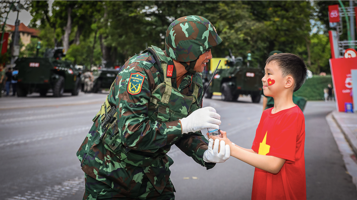 Những khoảnh khắc hạnh phúc của hòa bình tại buổi tổng hợp luyện A80 - 4