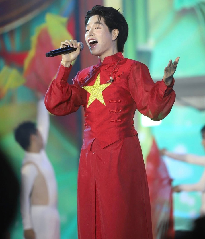 Ca sĩ Đức Phúc ủng hộ 150 triệu đồng cho đồng bào bị lũ lụt.