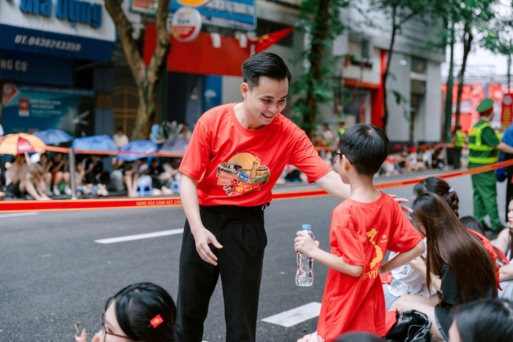 Trước thềm Ngày hội lớn: Booth check-in SHB 'bùng nổ' sắc màu và tiếng cười - 7
