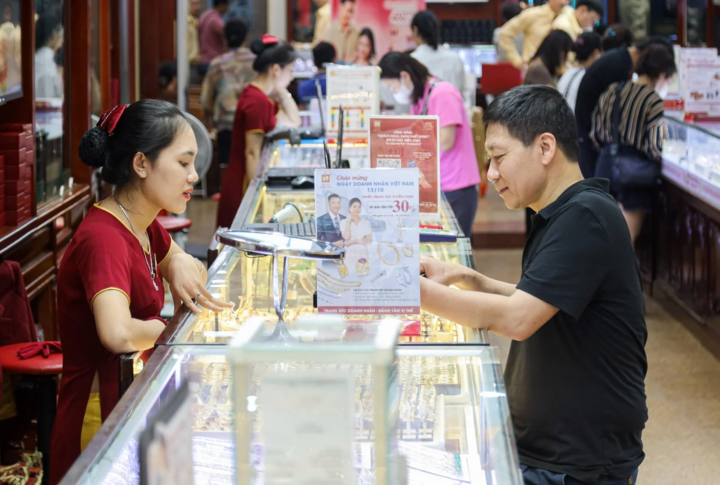 Giá vàng hôm nay lại lập đỉnh mới. (Ảnh: Minh Đức).