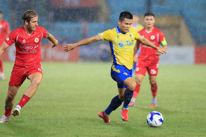 Hà Nội FC chơi kém trong hiệp 1.