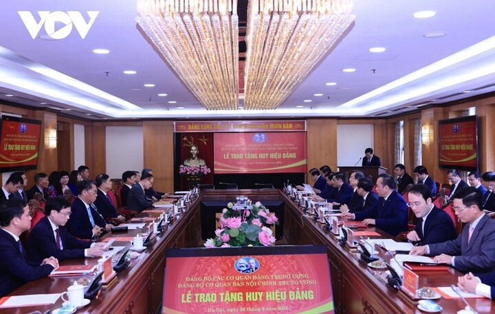 Toàn cảnh buổi lễ.