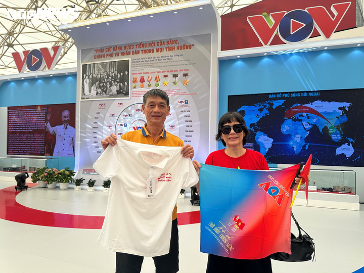 Cựu chiến binh tặng đồng đội quà đặc biệt của 'Trở về thời khắc thiêng liêng' - 4