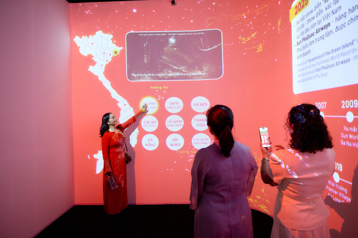 Gian hàng mô phỏng chuyến bay của Sun Group ở Triển lãm A80 hút khách tham quan - 6