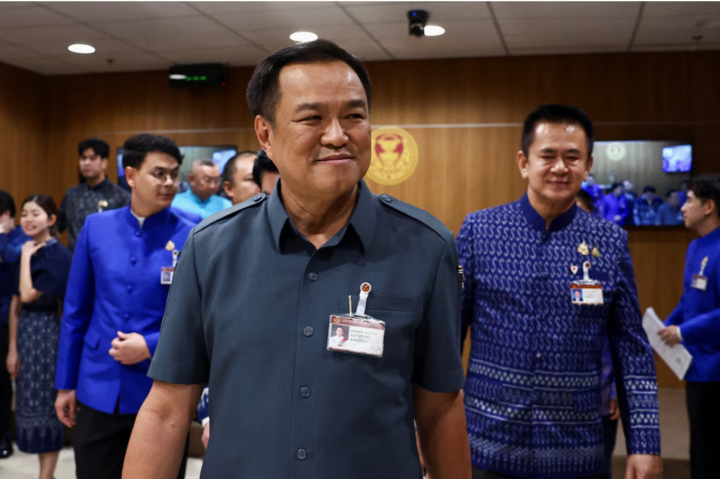 Phó Thủ tướng lâm thời Thái Lan Anutin Charnvirakul. (Ảnh: Reuters)