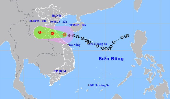 A previsão é de que esta tarde e noite, o olho do furacão nº 6 atingirá as províncias de Ha Tinh do Sul a Quang Tri do Norte. (Fonte: NCHMF)