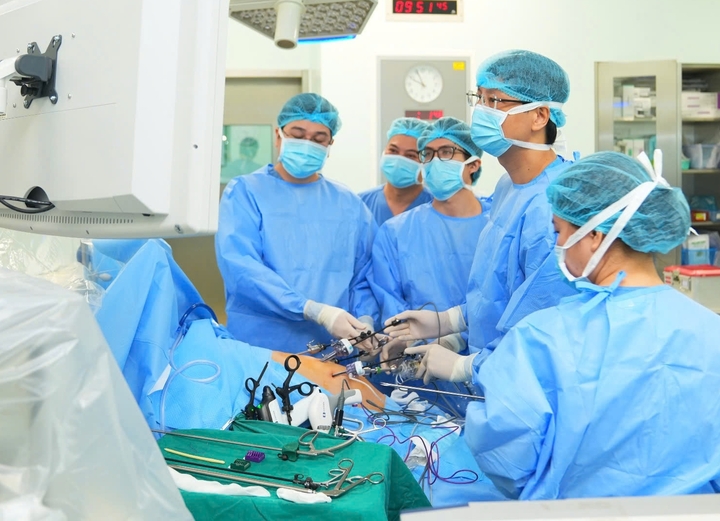 Chàng trai 19 tuổi hiến gan cứu cha mắc bệnh nặng