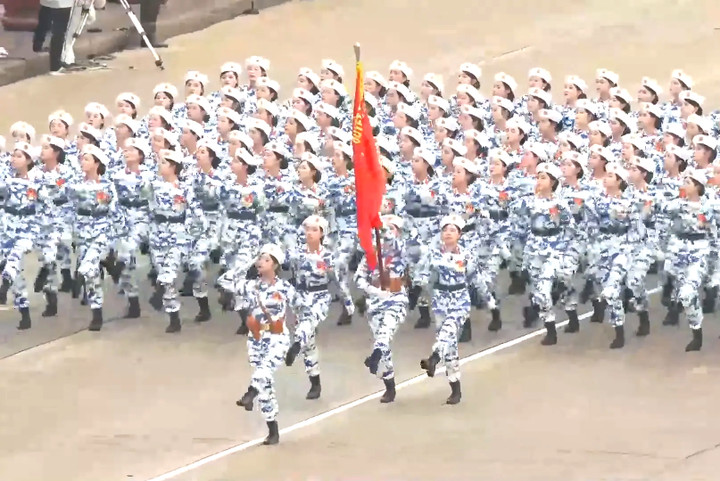 Khối nữ quân y.