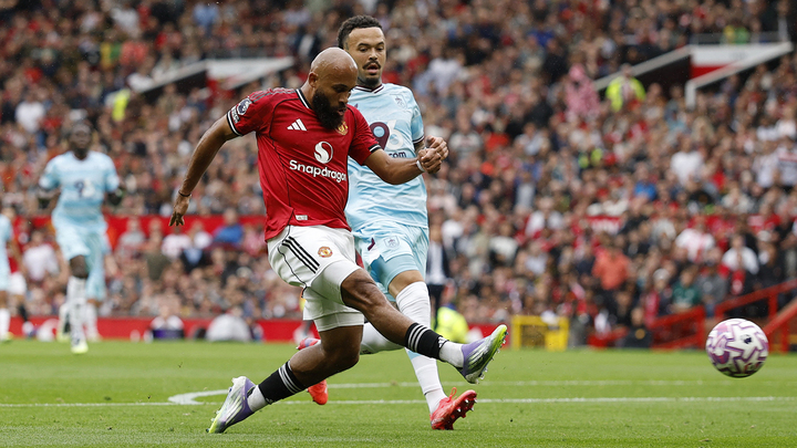 Man Utd vất vả trước Burnley. (Ảnh: Reuters)