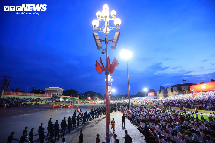 Các khối đã sẵn sàng vào vị trí cho buổi lễ tổng duyệt.