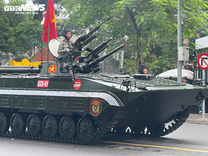 Các khối diễu binh tỏa ra 8 ngả đường, đi giữa vòng tay Nhân dân - 22