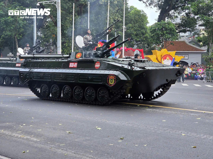 Các khối diễu binh tỏa ra 8 ngả đường, đi giữa vòng tay Nhân dân - 21