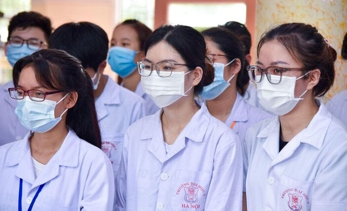 하노이 의대는 수년 만에 처음으로 추가 신입생 모집을 발표했습니다. (일러스트 사진)