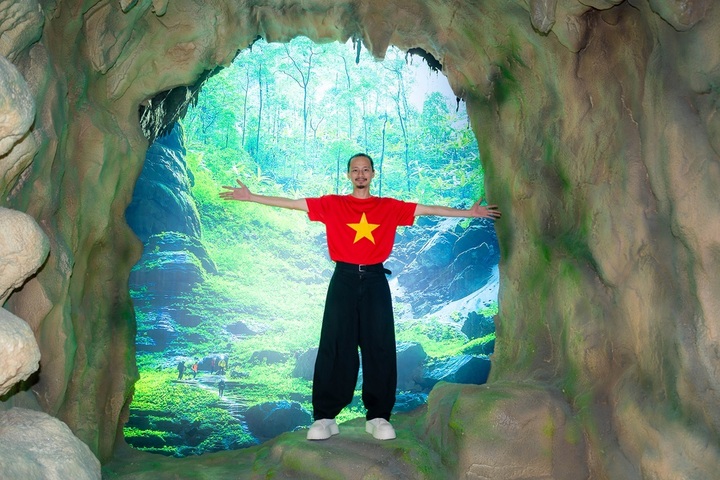 'Chạm đỉnh' cảm xúc với 'đại tiệc trải nghiệm' tại Trung tâm Triển lãm Việt Nam - 1