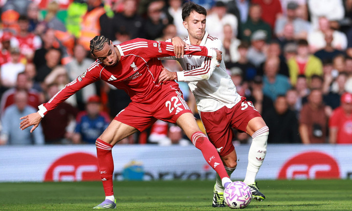 Ekitike giống như Gyokeres bên kia chiến tuyến chưa có cơ hội nào. (Ảnh: Reuters)