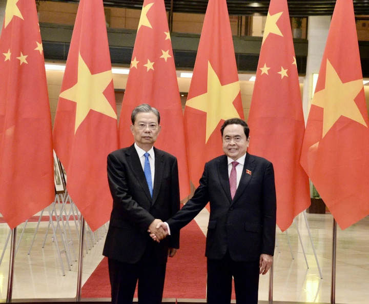 Chủ tịch Quốc hội Trần Thanh Mẫn đón Ủy viên trưởng Nhân đại toàn quốc Trung Quốc Triệu Lạc Tế.