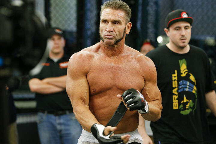 Ken Shamrock được xem là biểu tượng và là người tiên phong của MMA