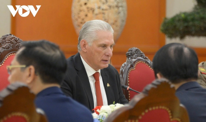 Bí thư Thứ nhất, Chủ tịch nước Cộng hòa Cuba Miguel Díaz-Canel Bermúdez phát biểu tại hội đàm.