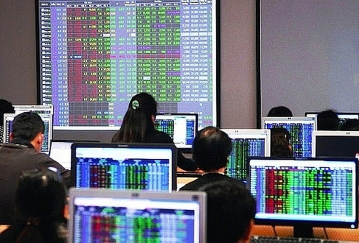 Nhiều công ty chứng khoán ào ạt tăng vốn điều lệ. (Ảnh minh họa: Báo Chính phủ)
