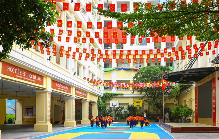 Cảm xúc đỏ - 2