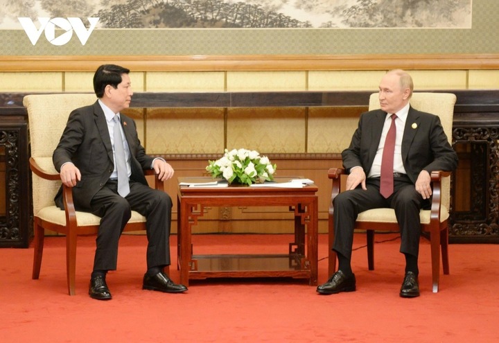 Chủ tịch nước Lương Cường hội kiến Tổng thống Nga Vladimir Putin.