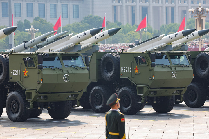 Tại lễ duyệt binh, Trung Quốc cũng khoe hệ thống tên lửa chống hạm YJ-17, YJ-15, YJ-19 và YJ-20 mang sức mạnh vượt trội.