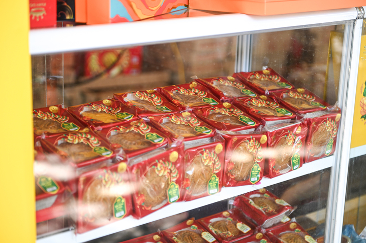 Đón rằm tháng Bảy, bánh trung thu lên kệ sớm