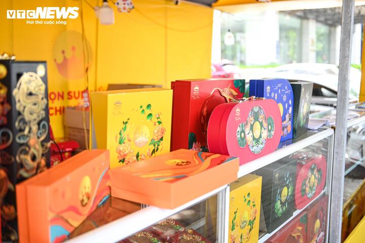 Đón rằm tháng Bảy, bánh trung thu lên kệ sớm - 5