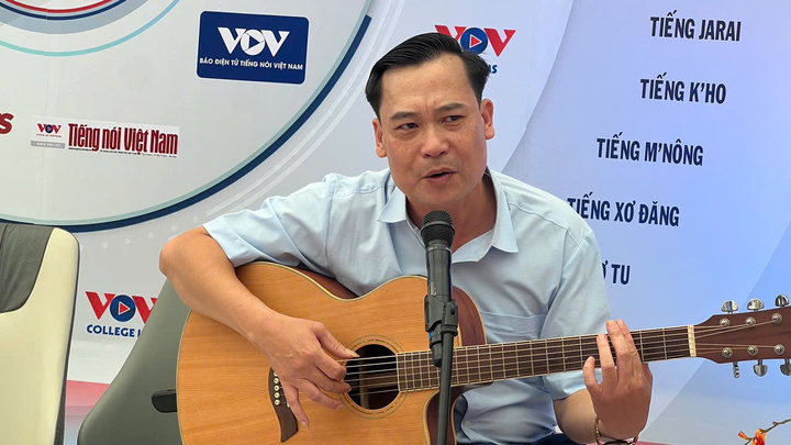 Các tiết mục giao lưu với khán, thính giả tại chương trình.