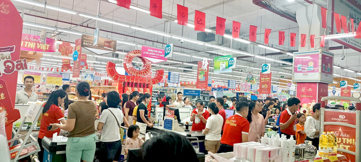Saigon Co.op tiếp tục tung nhiều deal khuyến mãi kịch khung vào tuần 2 của chương trình Tự hào siêu thị Việt.