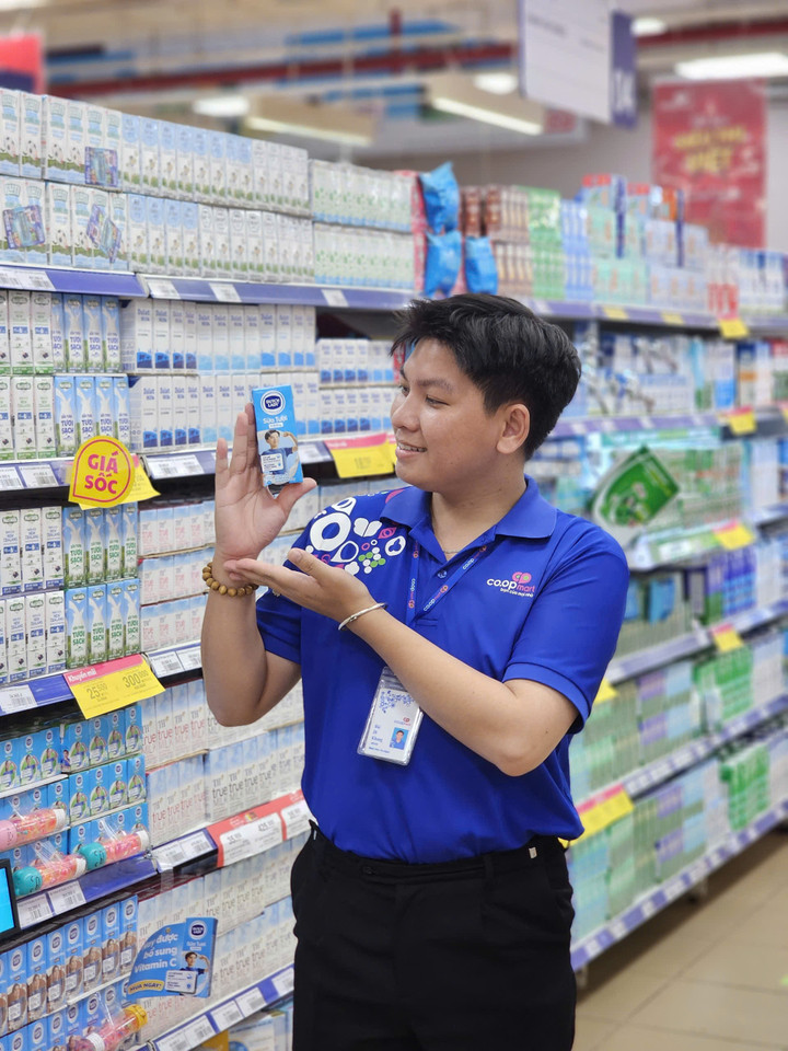 Vào ngày 5/9 các bạn học sinh khi đến siêu thị Co.opmart sẽ được tặng 1 hộp sữa Dutch Lady.