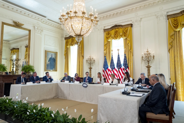 Phu nhân tổng thống Mỹ Melania Trump phát biểu trong cuộc họp tại Nhà Trắng vào thứ Năm ngày 4/9. (Nguồn: APA)
