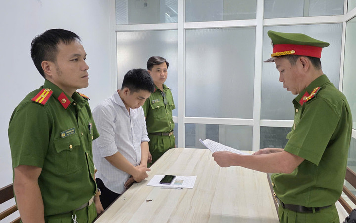 Nguyễn Minh Quang bị khởi tố. (Ảnh: C.A)