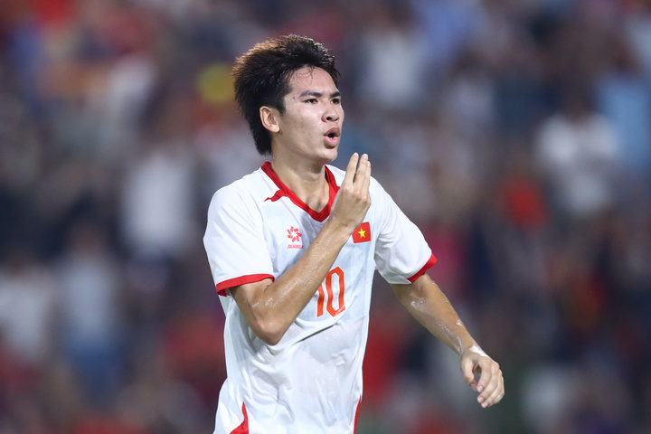 Văn Thuận ghi bàn cho U23 Việt Nam.