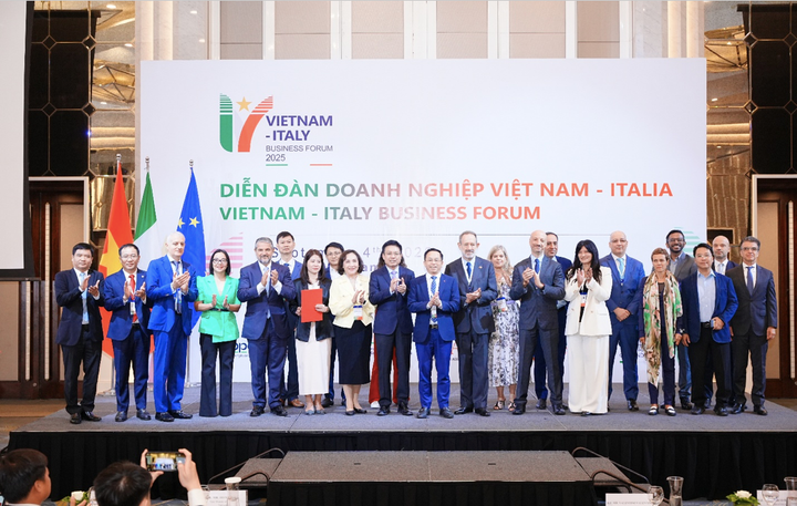 12 biên bản ghi nhớ (MoU) đã được ký kết trong khuôn khổ diễn đàn. (Nguồn: ITA)