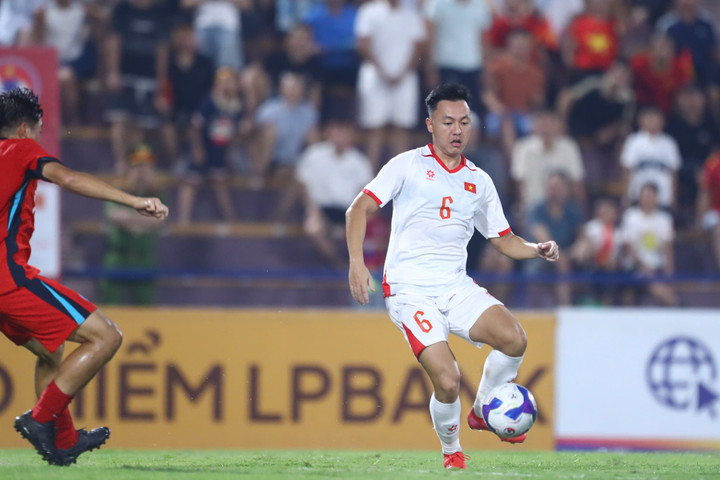 Trực tiếp bóng đá U23 Việt Nam 1-0 U23 Singapore: Văn Thuận mở tỷ số - 4